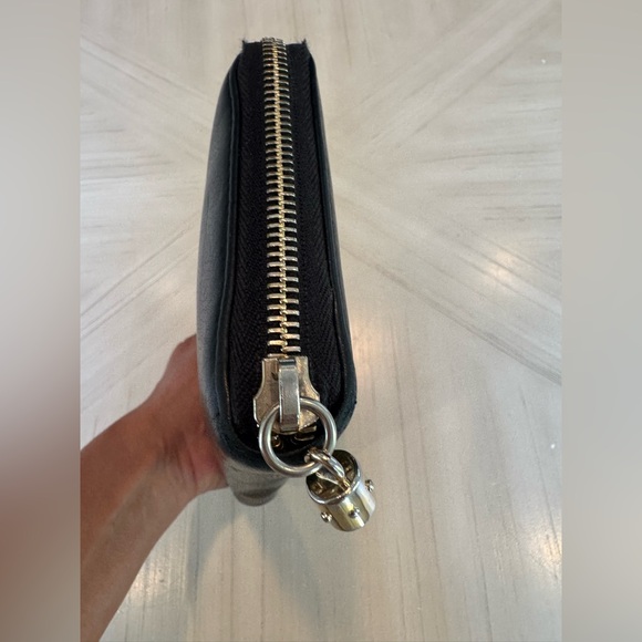 🛍️HP🛍️AUTHENTIC GUCCI👜 Soho Pebbled Leather Zip Around Long Wallet (Black) - Picture 7 of 15
